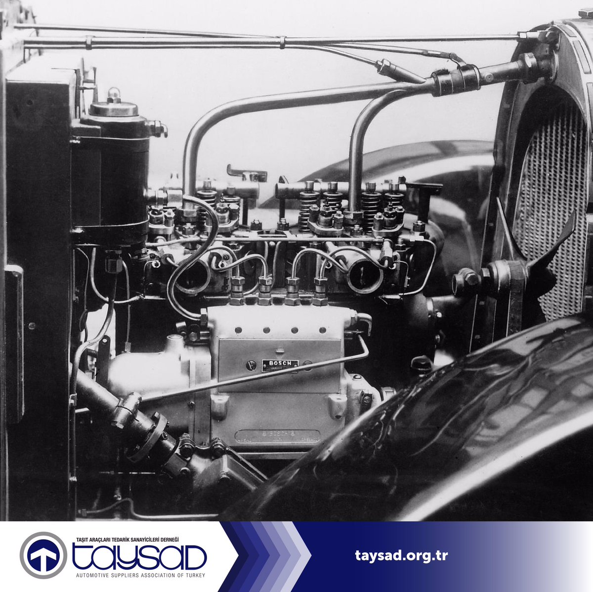#Dizel motor, Rudolf Diesel tarafından 1892’de bulundu. Ama dizel motorlu bir otomobilin üretilmesini mümkün kılan kişi Robert Bosch’tu. Dizel motor önceleri kamyon ve traktörlerde kullanılıyordu. Binek otomobiller için ilk dizel enjeksiyon pompası, 1936’da pazardaki yerini aldı.
