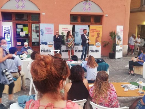 Grazie a Maurizio Mangialardi che è passato a salutarci in occasione dell'inaugurazione della nostra sede elettorale. Abbiamo avuto un confronto intenso che ha confermato un sentire comune: stiamo lavorando per creare le condizioni affinchè si realizzino i nostri obbiettivi.