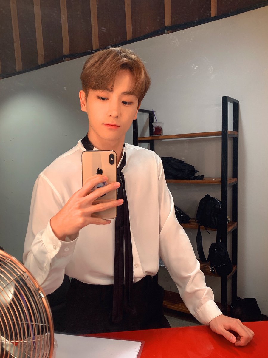 WE_THE_BOYZ's tweet photo. [현재] 맛있는 저녁 드세요 더비 ㅎ https://t.co/jD40KL8XYS