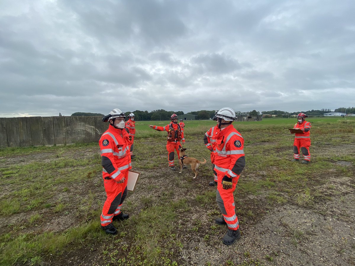 WMFSImages's tweet image. I love this job!!! Spending the day getting some great shots at Exercise Pheonix in Buckinghamshire with the WMFS USAR Team @WMFSTechRescue @wmfsUsarDog @WestMidsFire