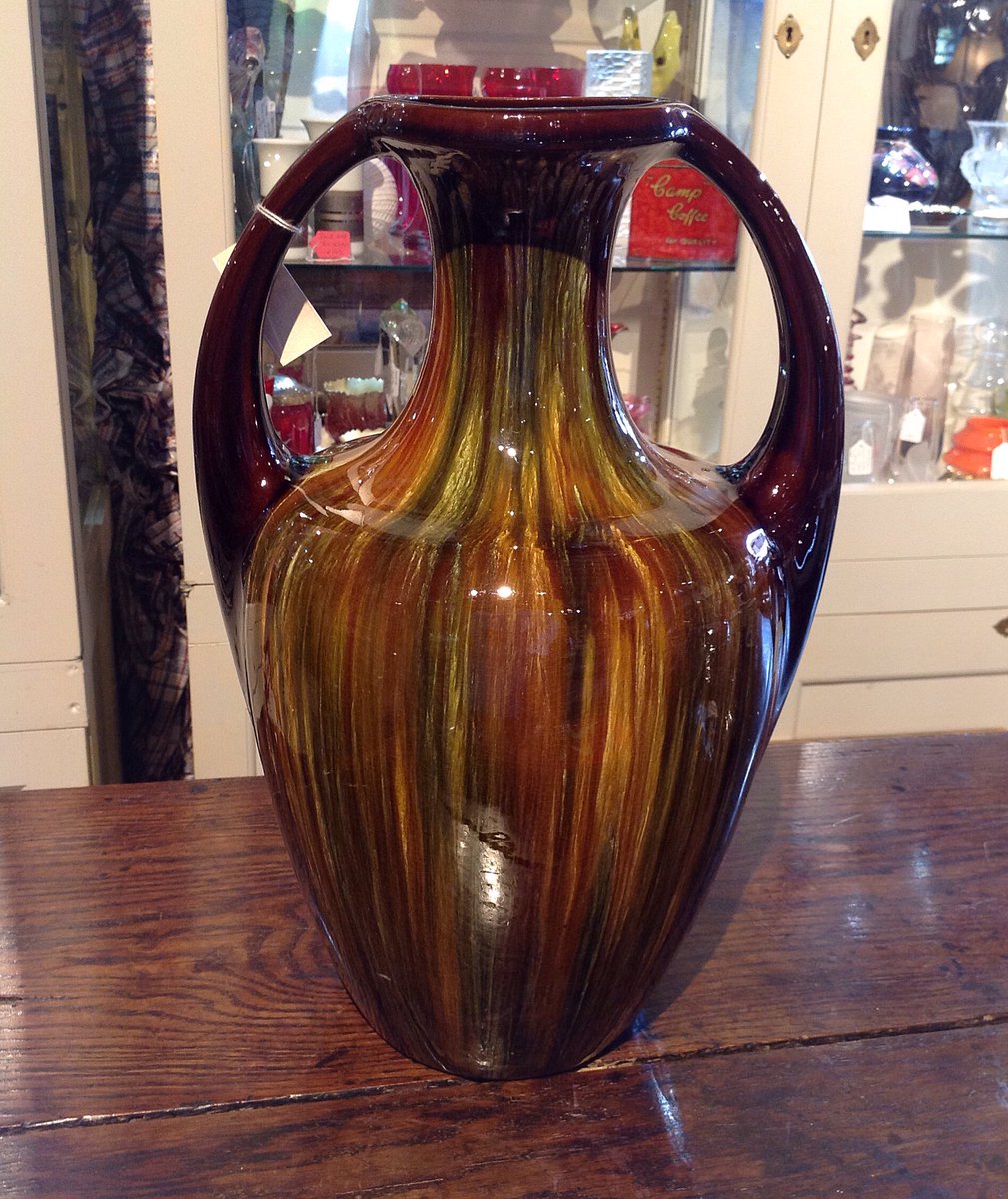 eversleybarn's tweet photo. #homemakerplates #staffordshirefigurines #vintageceramics #germanpottery #wheelbackchair #antiquetables #worktable #bretbypottery #studioartwork #copperartwork #judismithantiques at #eversleybarnantiques #eversleyhants https://t.co/Tu9ZUsQLKA https://t.co/z3gLNnoBQs