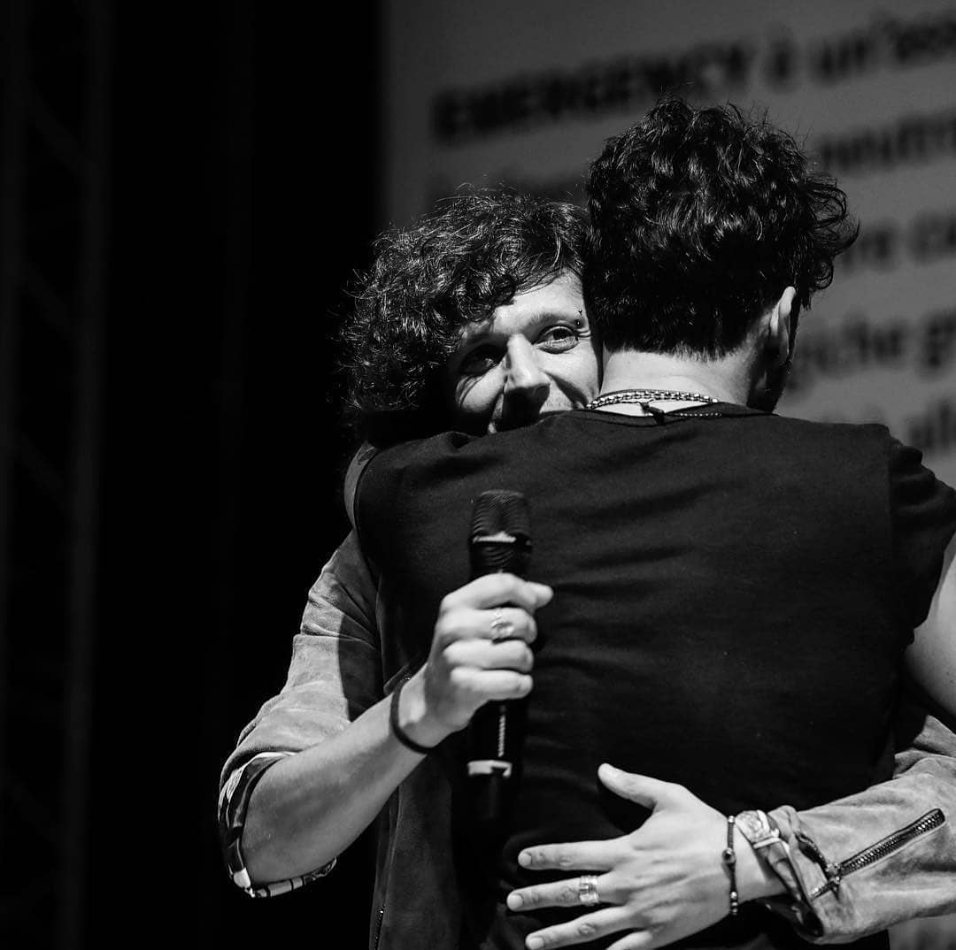 isabellamisceo's tweet photo. 2 anni fa ❤ 
• • • • • •
#MetaMoroEmergency
ERMAL META FABRIZIO MORO💥💥💥#ermalmeta #fabriziomoro #emergency #emergencyong #lucabrunettiphotography #trento #incontronazionaleemergency2018 #diguerraedipace #peacetherapy #Repost @lucabrunetti_photo with @insta.saver.repost https://t.co/laehLHqKv4