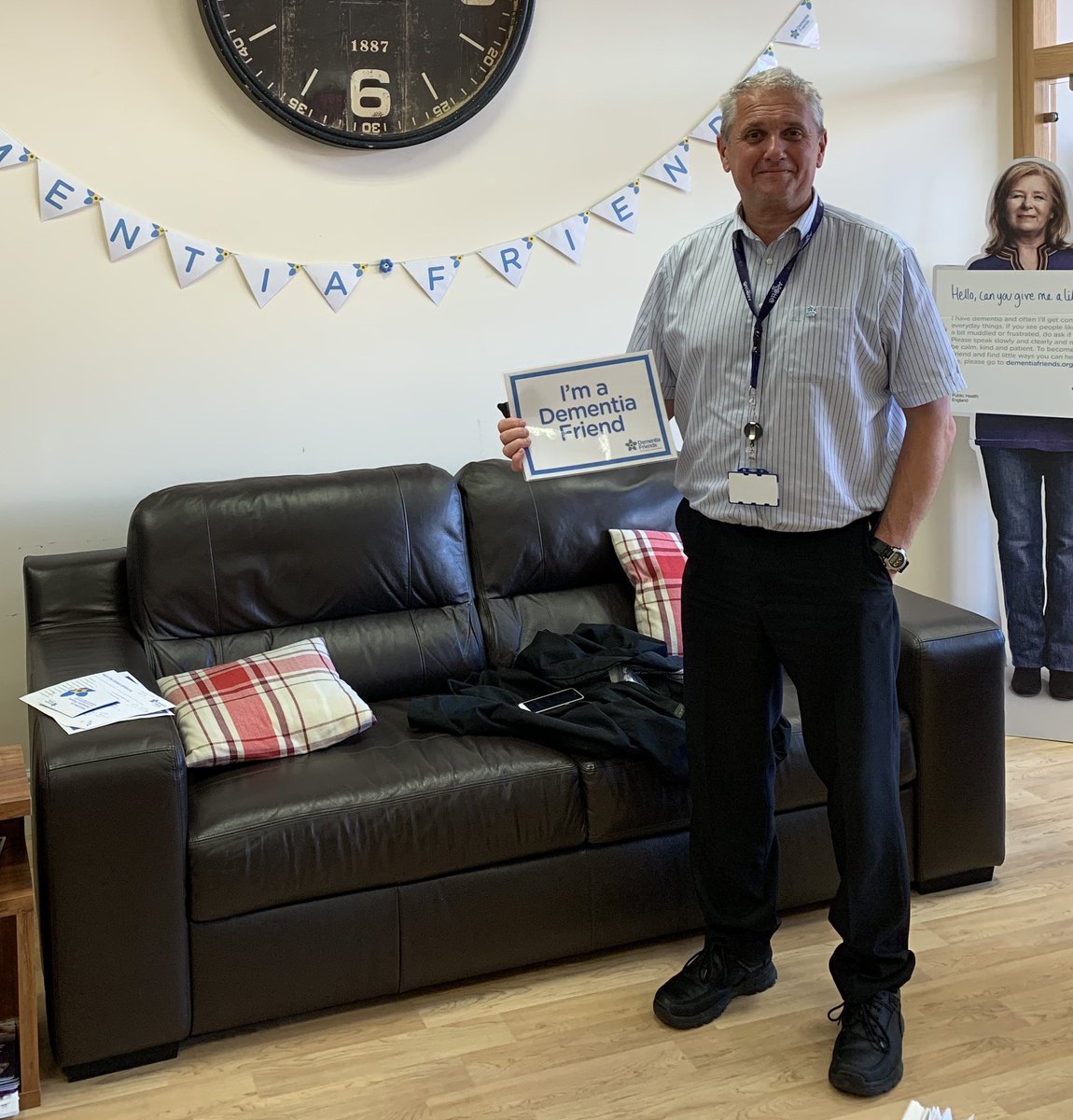 DFHartlepool's tweet photo. Dementia Friends Sessions are back!
Hannah from The Bridge lead another socially distanced Dementia Friends session today.
A big thank you and well done to Trevor Smith the Head of Strategic Commissioning (Adults) for taking part and becoming a Dementia Friend!
#DFHpool https://t.co/hbs88kWrAU