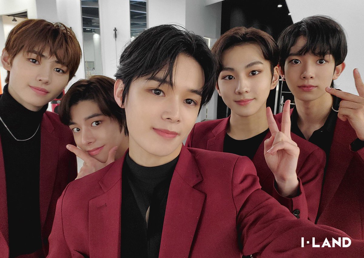 Shx_Ai_x's tweet photo. DEBUTATION K! 💚 AND JAKE!
ALL OF #ILAND_FLICKER #TEAM_FLICKER
#ILAND #I_LAND
#ILAND_K
#ILAND_JAKE
#ILAND_HEESUNG #ILAND_JUNGWON #ILAND_SUNGHOON https://t.co/BtufEWPgrN