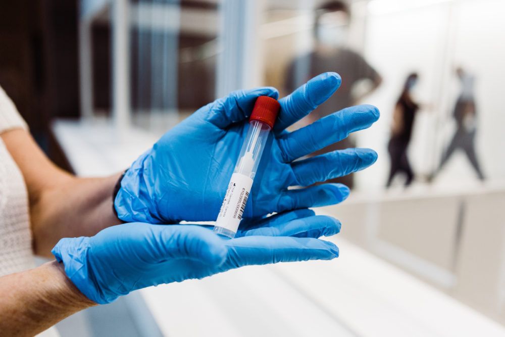 "On the other end of the line, someone from student health services tells her she tested positive and starts explaining the next steps." @angrchen on a positive test at college: wbur.fm/31VUwxv