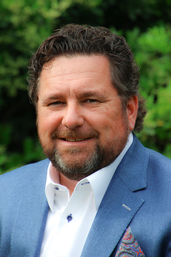 DFWTechPB's tweet photo. One of the highlights of the @DFWTechPB event is when we honor a few ethical business leaders with the #MervTarde award. This years honorees are: Matt Harrington and Jeff Woods. You inspire us! #DFWTPB #technology https://t.co/ykkmo6N6aO https://t.co/NMpuzHVIjD