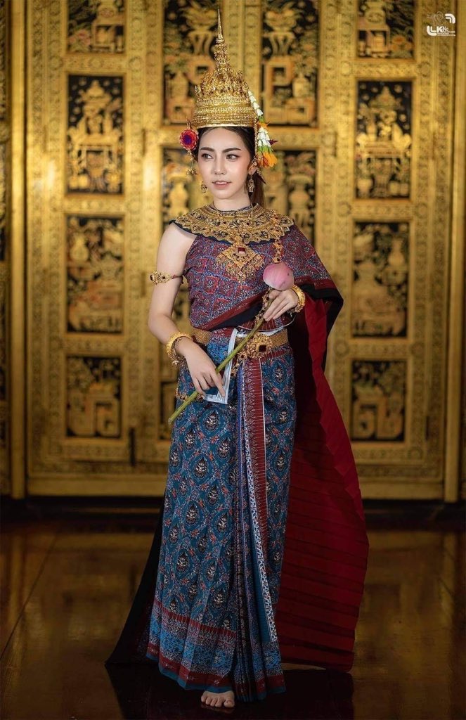 Others paralyze us with our terror & rage, feeding an empire that manufactures our fear into resignation.But the empire has no roots & it’s toppling all around us. In this time everyone is called to take a stand. Everyone is called to be a leader.