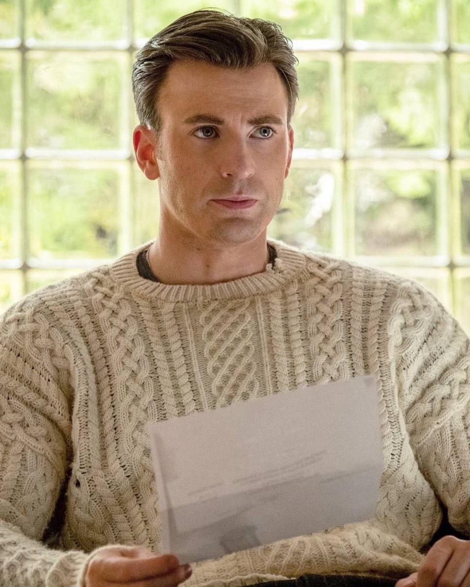trinitisms's tweet photo. there’s a list of things i needed to see this morning and they’re all chris evans in his cable knit sweater https://t.co/XylOb8uXHU