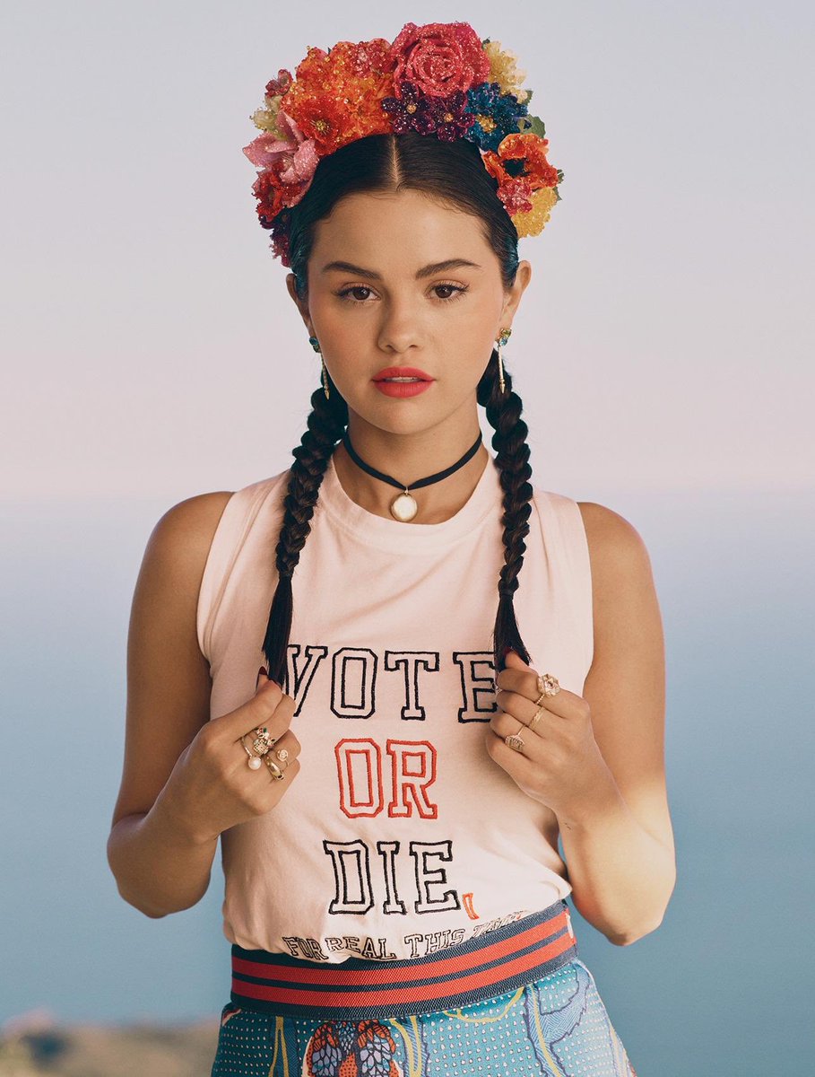 SelenaFanClub's tweet photo. .@selenagomez x @Allure_magazine 🖤
#AllureBestOfBeauty https://t.co/vbYLSDQNRY
