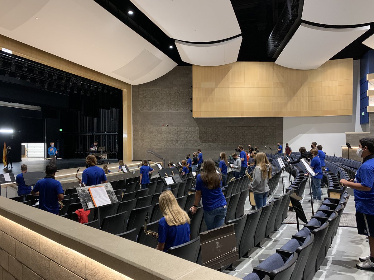 BF_HighSchool's tweet photo. @BFHSBands & @BFChoir continue to make the most of in-person instruction... #modifyandadjust https://t.co/jzEuoSSodB