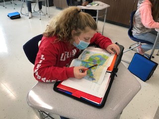 Learning and social distancing! No matter the circumstances, students are still learning and being safe. #TrueBlue #RSMFam <a href="/AikenPublicSch/">AikenCoPublicSchools</a> <a href="/RSMMS_Trojans/">Ridge Spring-Monetta Middle School</a> @SidneyJohnsRSMM