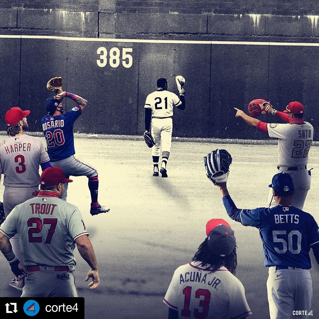 21escomunidad's tweet photo. ¡Sin palabras! 🙌🏽✊🏽🇵🇷
@tabpr 
@Zach_Acosta 

#Repost @corte4
• • • • • •
RESPETO ETERNO. 🙏 #ClementeDay #Corte4 https://t.co/7DGlm9w91P