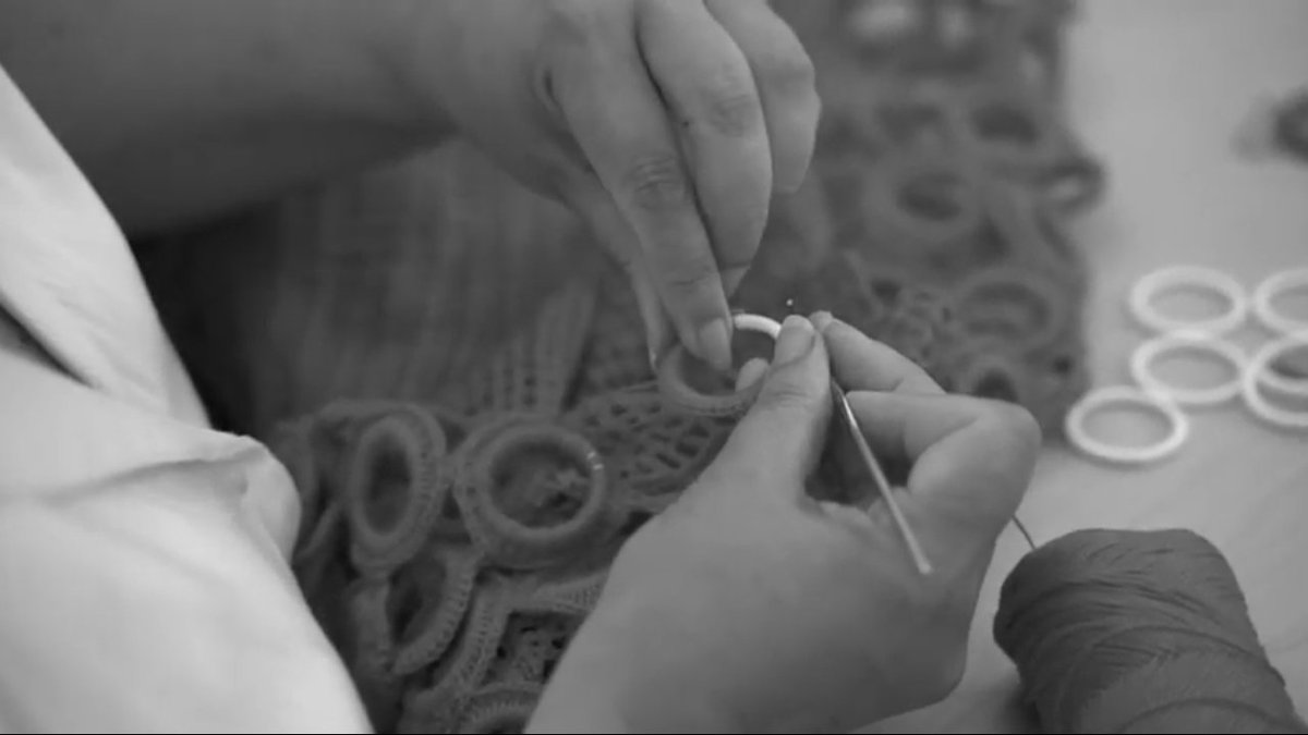 APasarelas's tweet photo. ARTESANAL. 
Conozcamos aquí, algunas de las técnicas artesanales utilizadas por los diseñadores que participan en el slow Fashion Madrid 2020 edición septiembre.

#ArteyPasarelas @CreadoresACME #madridESmoda https://t.co/YBcCTGRRWD