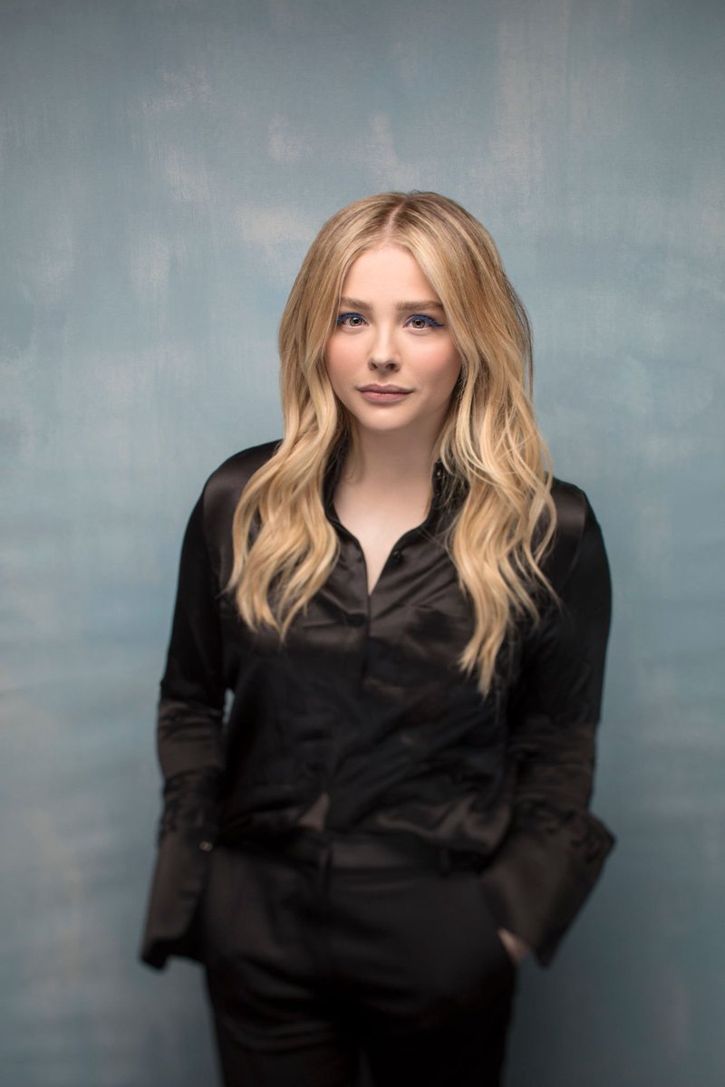 ChloeGMoretzOrg's tweet photo. Chloë Grace Moretz - The Sundance Film Festival Portraits for Los Angeles Times (January 21, 2018) #chloegracemoretz #chloemoretz | https://t.co/SuZSS5uyeO https://t.co/bbR44FKII4