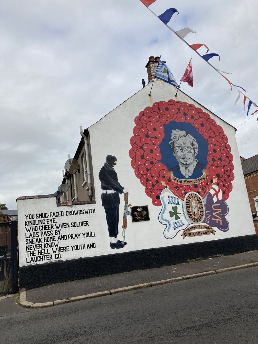 31.  #Belfast Disraeli Street has lots of para-military murals, mainly UVF, on gable ends. 