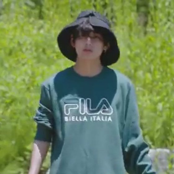_malangtae's tweet photo. 모자 거꾸로 썼는데 리본이 앞으로 와서 공주깅 되어버린 깜찍 태형이ㅋㅋㅋㅋㅋㅋㅋㅋ https://t.co/WFsiEeciHs