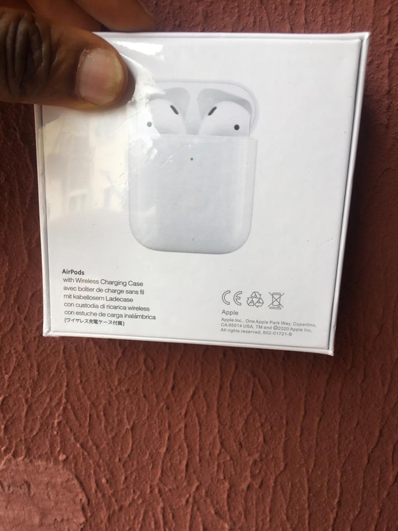 Jerryprotocol's tweet image. Hey there, I have Airpod 2 wireless charging case for 50k, also I have IPhone Xsmax 64gb and iPhone Xs 64gb available for 280k and 220k respectively.. Dm or WhatsApp 09099912284
Ozil wizkid #30BG Lagos #Jerusalema #BBNAIJAXPatriciaBIZ