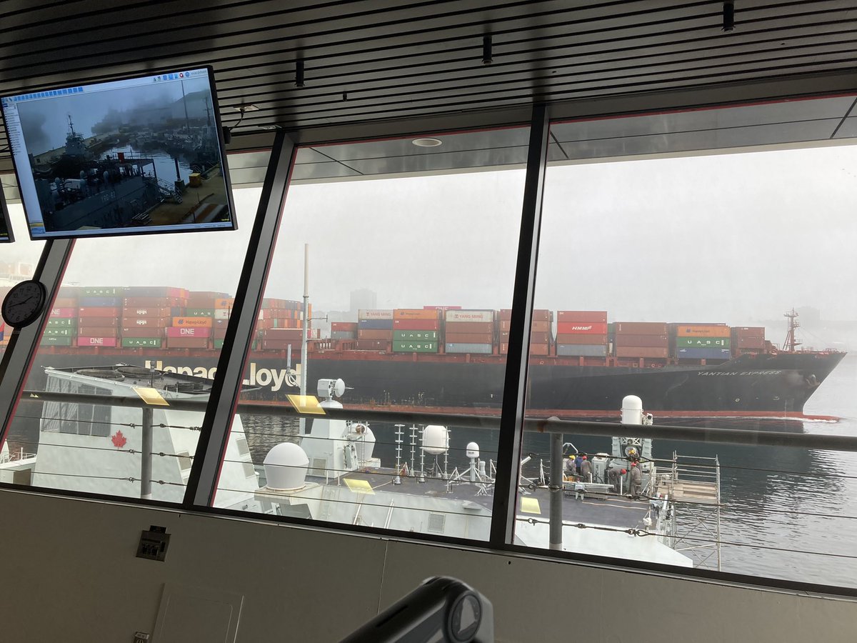 <a href="/HalifaxPilots/">Halifax Pilots</a> @portofhalifax <a href="/HapagLloydAG/">Hapag-Lloyd AG</a> , a ringside seat this morning watching one in, one out through a challenging fog.