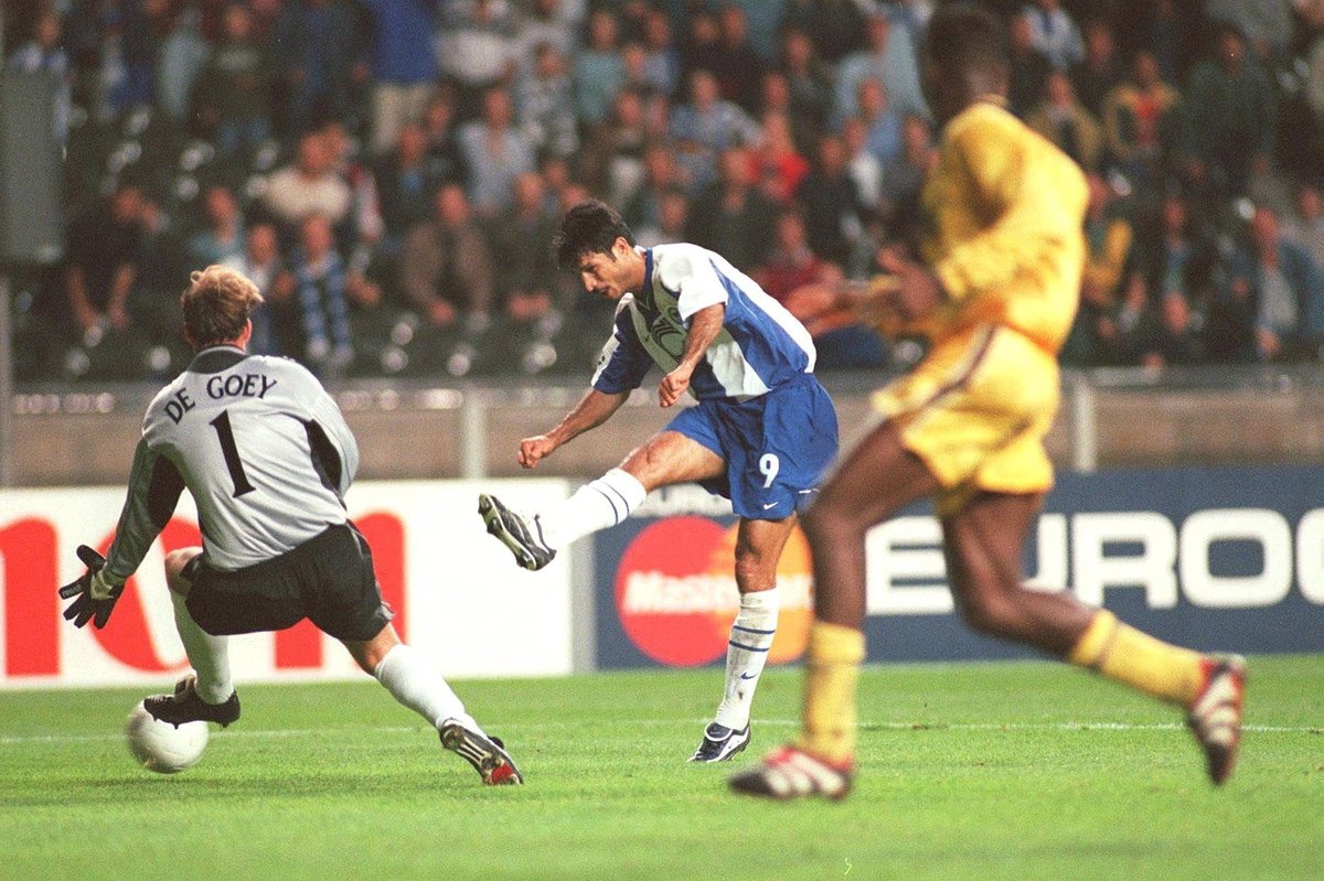 He enjoyed a brief stint with Bayern, before moving to  @HerthaBSC_EN where he scored against Chelsea and Milan in the Champions League, and pulled off their away kit remarkably well.