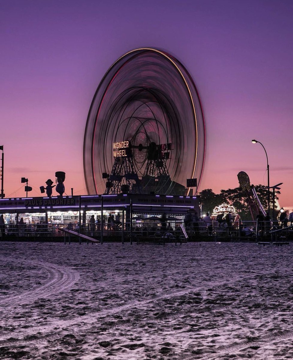 𝑵𝒆𝒗𝒆𝒓 𝒍𝒐𝒔𝒆 𝒚𝒐𝒖𝒓 𝒔𝒆𝒏𝒔𝒆 𝒐𝒇 𝒘𝒐𝒏𝒅𝒆𝒓 

#coneyisland #wonderwheel #denoswonderwheel #photography #nightphotography #purple #paulsdaughter #boardwalk #summernights #nyc #brooklyn #exploreyourcity #beautiful