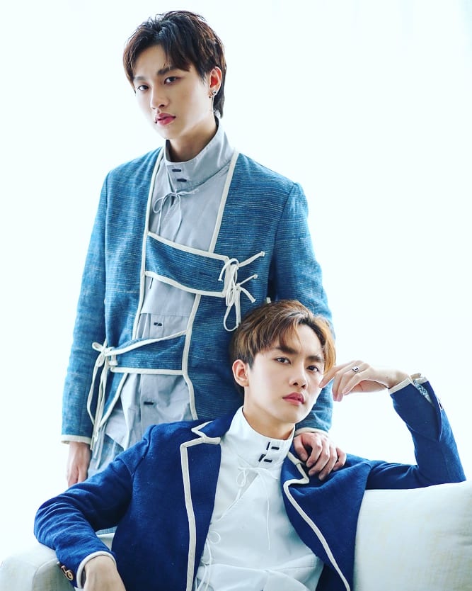 only_markgun's tweet photo. #ZoonzonesXMarkGun 
#MarkSiwat 
#AmmoforGN 
I can't breathe 😭😭 https://t.co/6UeaU4tjko