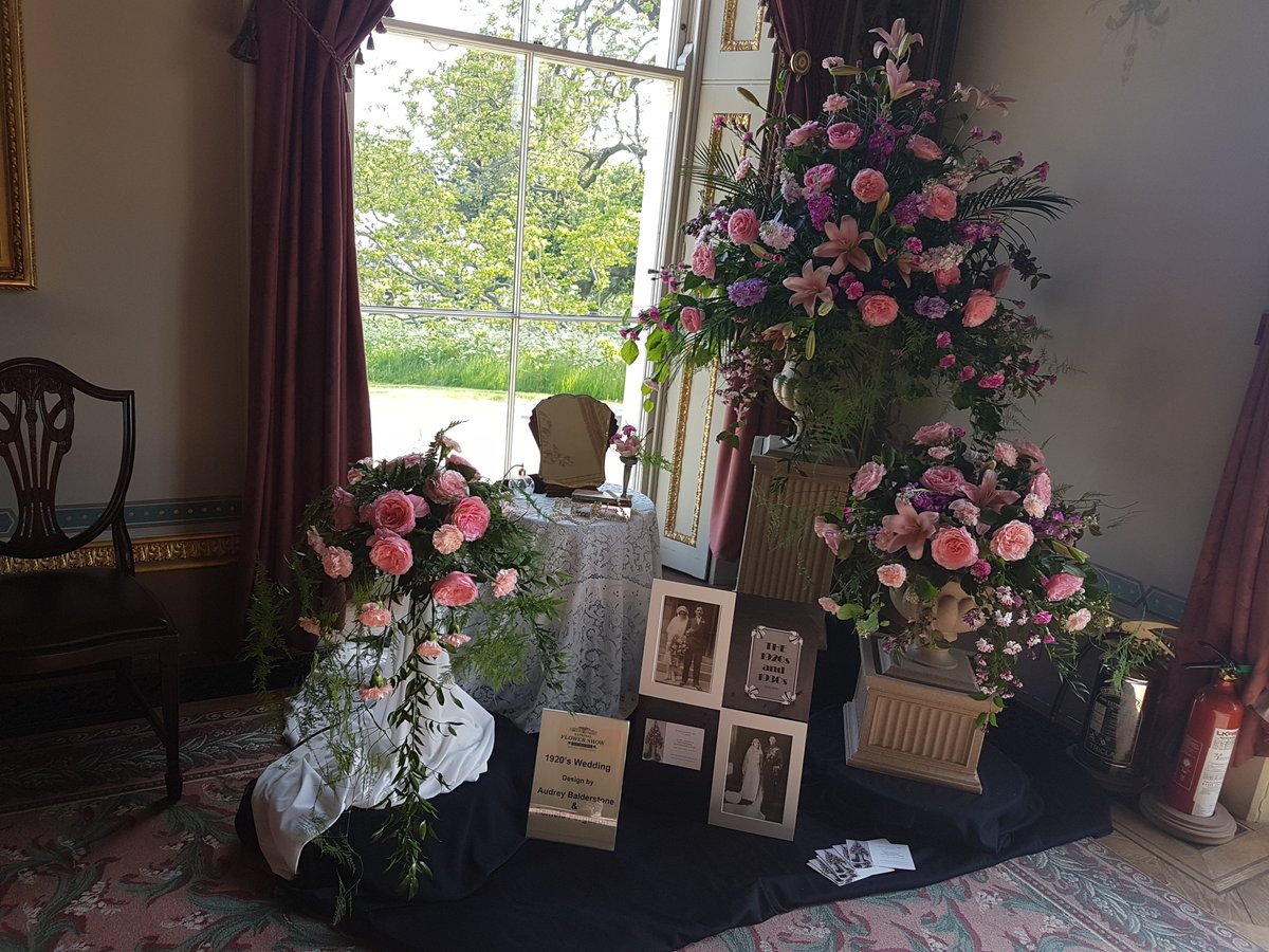This week's #ThrowbackThursday takes us back to our 2018 show where we paid tribute to the Royal Wedding with some beautiful floral displays inside Hylands House - weren't they stunning? 👰💒🤵💍 nationalflowershow.co.uk