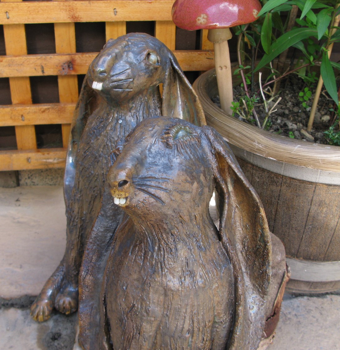 Harvey and Harvey are preening for their virtual trade events next week. Harvey is off to #gleegathering 15 - 16 September and Harvey is off to #BCTF 20 -22 September  #gardenart #gardensculpture #hare #rabbits #gardencentreretail #giftsforgardens