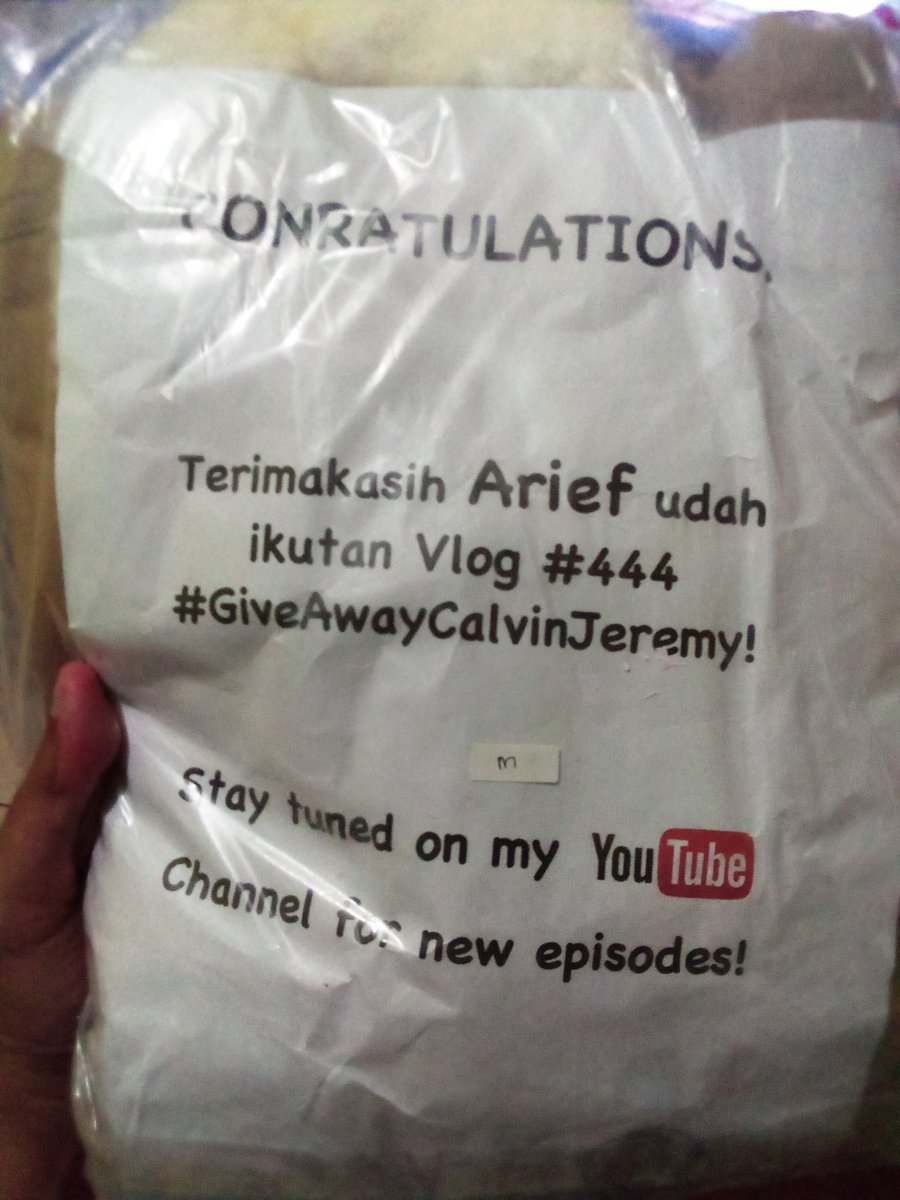 AriefLongbottom's tweet photo. Thanks bro @calvinjeremy for this big present. My hand looks small holding this. 😅 https://t.co/ILaVmswLa7
