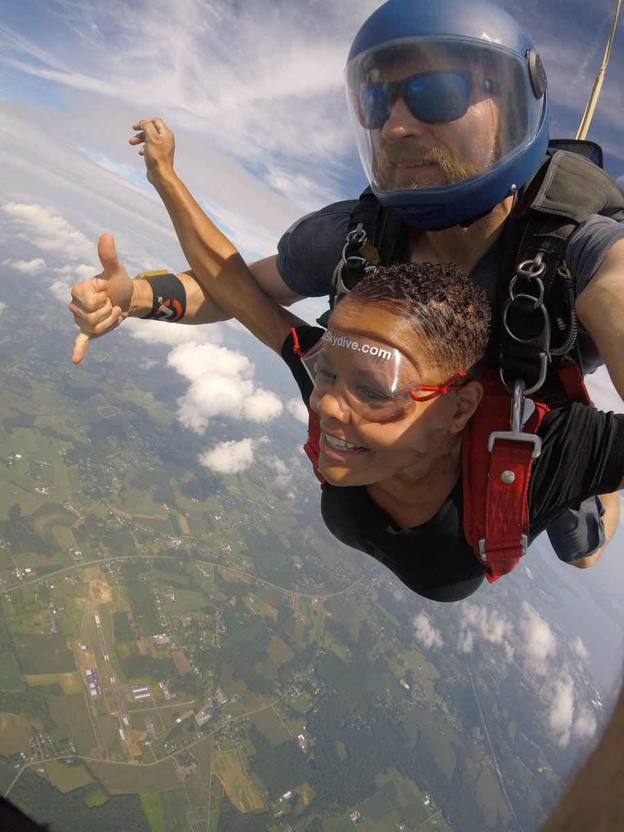 ciasnatural's tweet photo. Sometimes you have to step out in faith and realize you’re not alone on this journey.

Do something that makes YOU happy!  Enjoy your day 

#ciasnaturals #skydiving #lifesadventures #mentalcare #selfcare #selflove https://t.co/Air3gkQ287