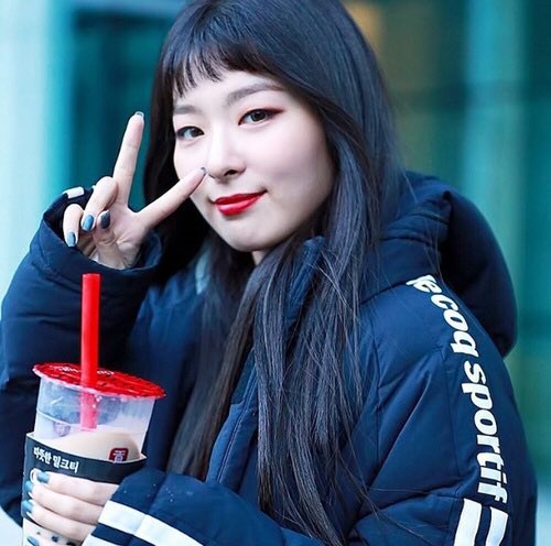 Perfect day for some boba tea!

(even if the guy around the corner without a wallet now, may disagree—)