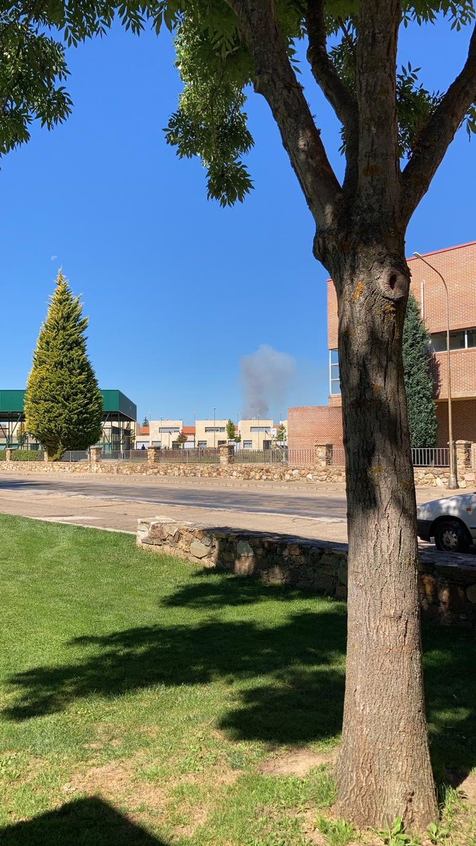 IncendiosES's tweet photo. #CYL | Activo posible #IF en Astorga #León. HT seguimiento #IFAstorga https://t.co/0Nv4KS98HQ