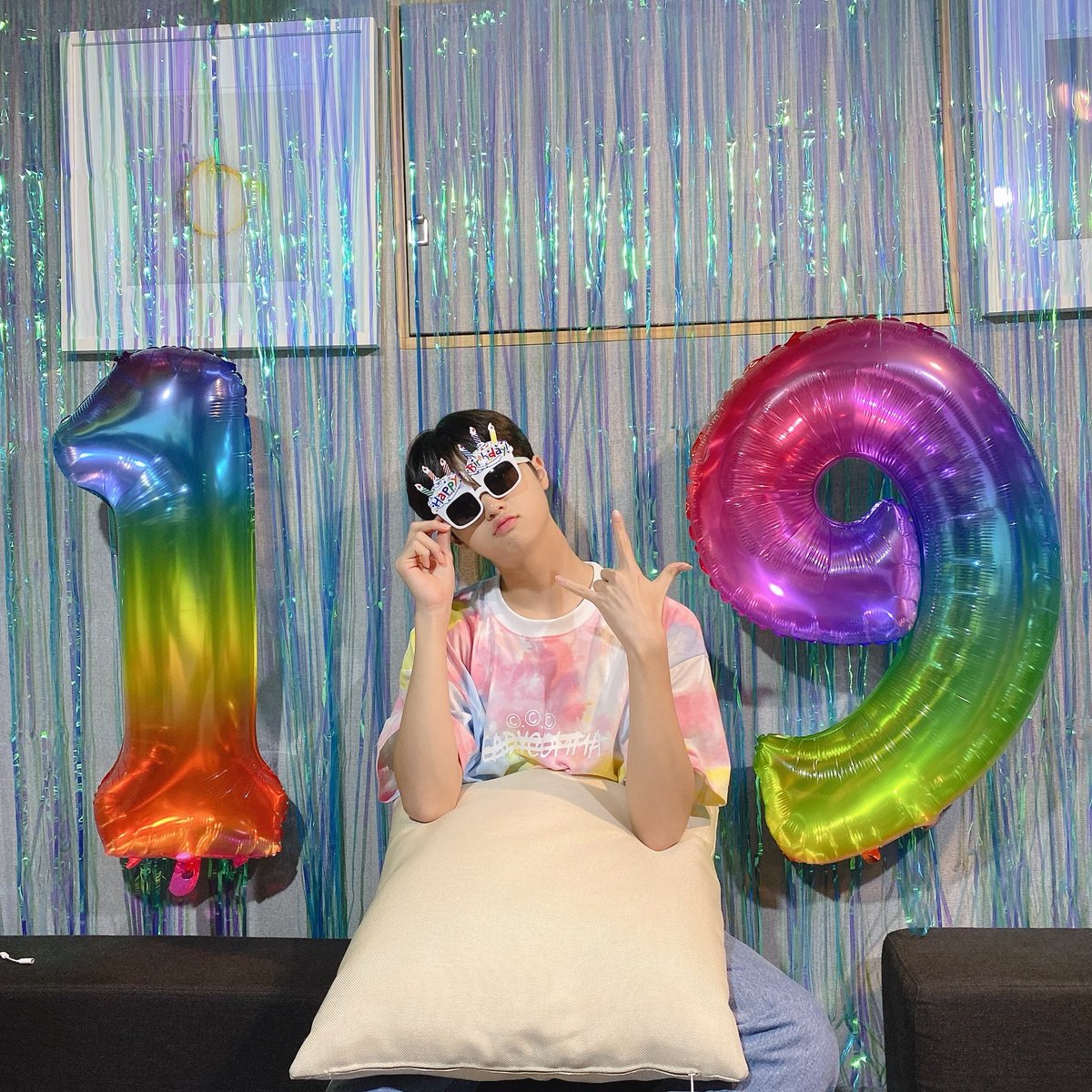 official_MIRAE's tweet photo. [💌]
여러분!!
오늘 정말 너무 너무 행복한 하루를 보낸 것 같아서 너무 너무 행복해요
여러분도 행복하셨으면 좋겠네요 ㅎㅎ☺️
항상 저에게 행복을 가져다주셔서 너무 감사해요ㅎㅎ
제가 힘들거나 우울할 때 기댈 수 있는 넓은 어깨가 있는 것 같아서 너무 행복하고 듬직해요 ㅎㅎ 너무 사랑합니다💕 https://t.co/FBWMR39a1M