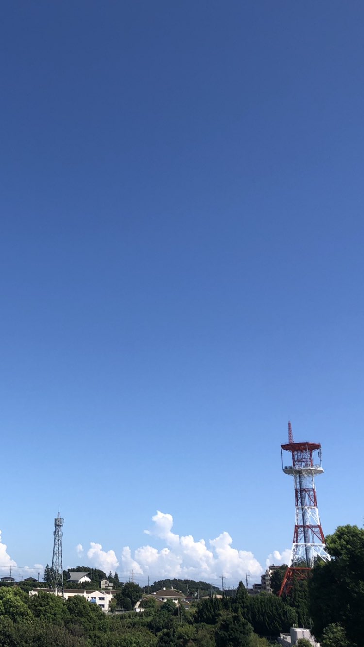 咲亜夜001 青い 壁紙 空の写真 空が好き シンプル 雲と空 夏空 ラピュタ いい感じの空なので皆さんにおすそ分け 良かったら使ってね٩ ۶ T Co 2ou5z77hx2 Twitter