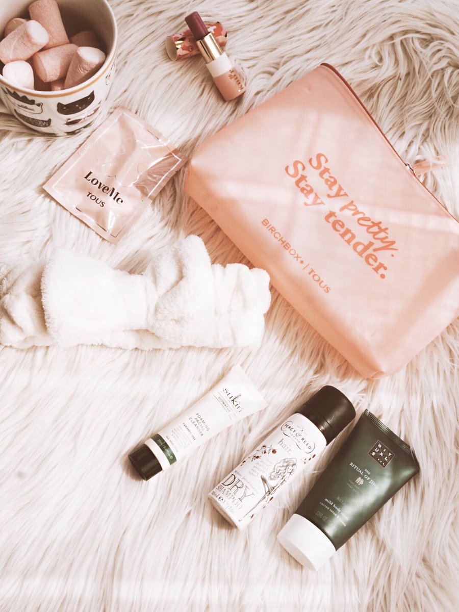 SandraMiau1876's tweet photo. ¡No te pierdas tu @BirchboxES x @tousjewelry !
¡Este mes nos ha enamorado! 🐱
El neceser lo estoy usando en mi bolsa de playa, en la cajita de #SEPTIEMBRE viene⬇️
https://t.co/JRc7NIhyQ7
DESCUENTO DIRECTO: https://t.co/rXak3MN5Sa
#birchboxes #birchbox #beautybox #tous #beauty https://t.co/RfnTHpJnrC