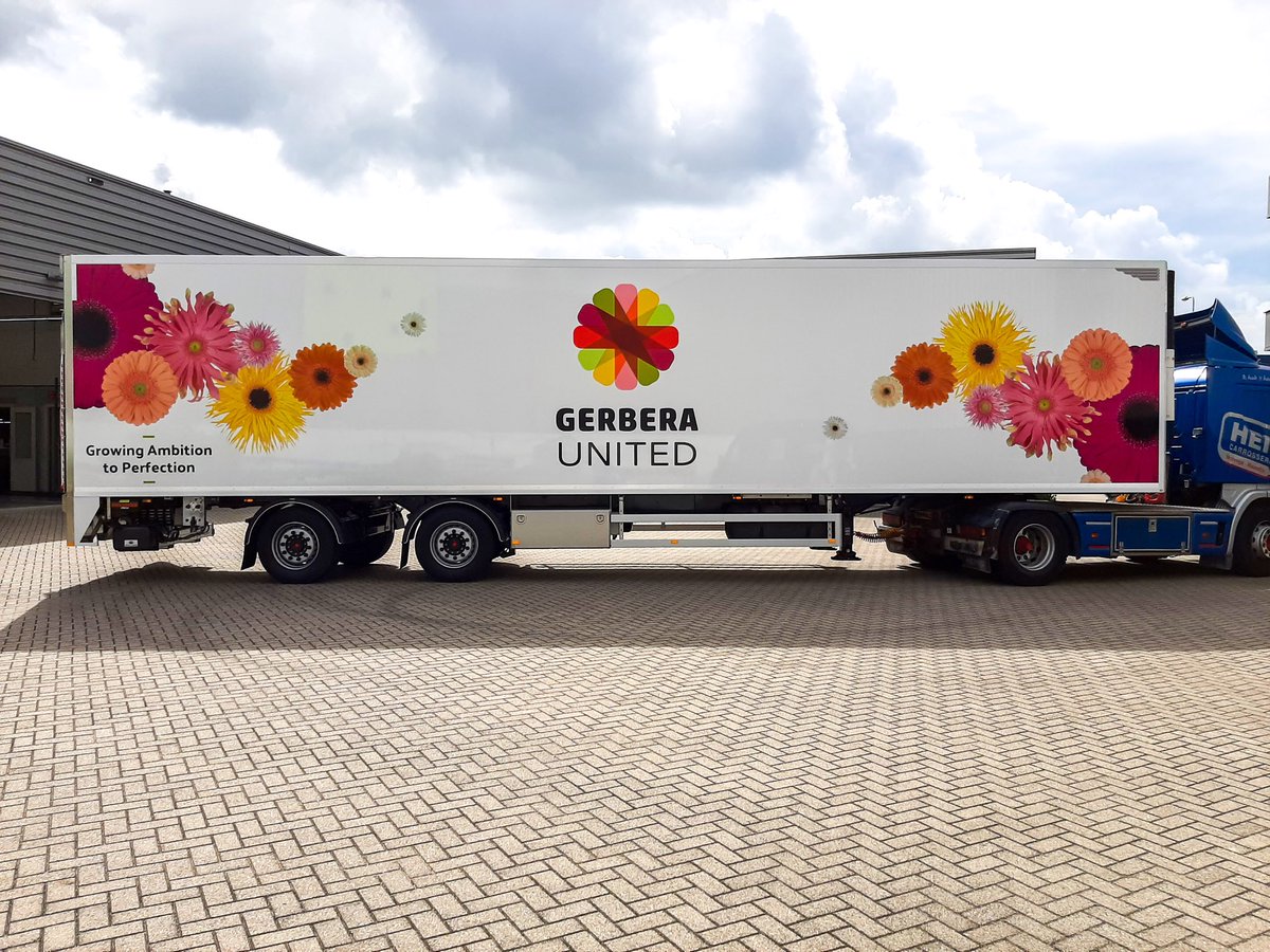 Vorige week rolden deze #kleurrijke full colour afbeeldingen voor de #trailer van <a href="/GerberaUnited/">Gerbera United</a> uit onze gloednieuwe #EPSON #printers en het eindresultaat is nu al op de weg te bewonderen! #vrachtwagenreclame