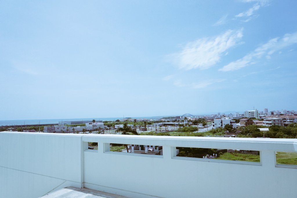 「こんなに外晴れてるのに！」って学校の授業中ずっと思ってます(笑)

先生も一緒に海行こーぜ！！

#石垣島 #石垣島地元民 #写真 #海