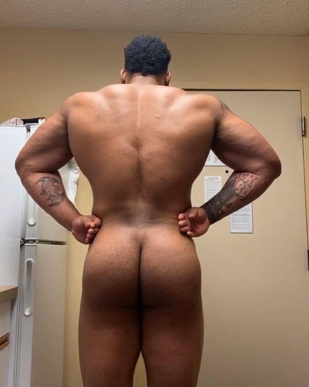 TW Pornstars - 2 pic. Hot Connection. Twitter. Left or Right? @vegas_muscle  TELEGRAM: Follow: 🔥. 11:51 AM - 9 Sep 2020