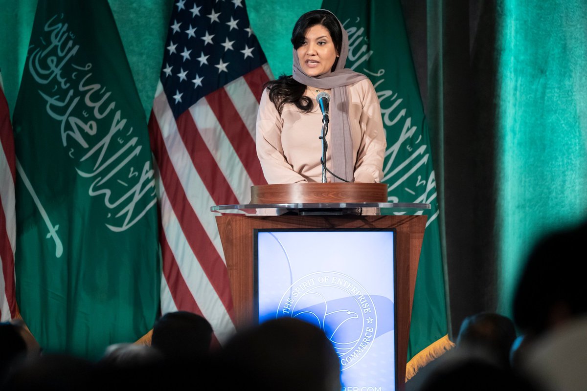 20grtIH7bE6xT9O's tweet photo. Ambassador #Abizaid joined @rbalsaud and @malkassabi at the @USChamber in Washington to talk about the strong commercial relationship between our countries, and encourage further investment. #USAinKSA #2020together https://t.co/TC7mvwSop2