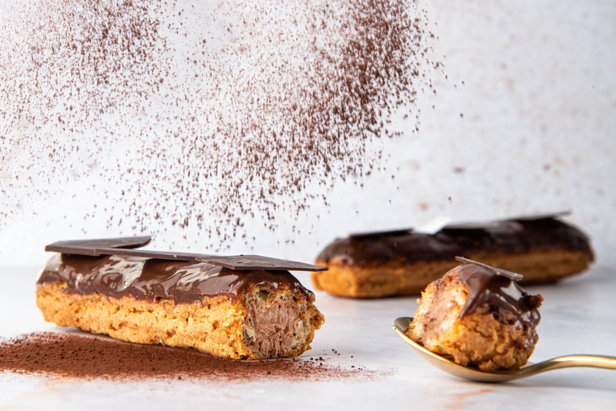 Conticini_Team's tweet photo. Cher(e)s Ami(e)s,
L'éclair au chocolat est arrivé en boutique ! Une véritable petite bombe 😋
Rendez-vous en boutique ou sur https://t.co/8pCE64Pgs7 !
Je vous embrasse fort, prenez soin de vous, sortez masqués ! 😷

Philippe Conticini 👨‍🍳

#philippeconticini #conticiniteam https://t.co/0yaAgdy7EW
