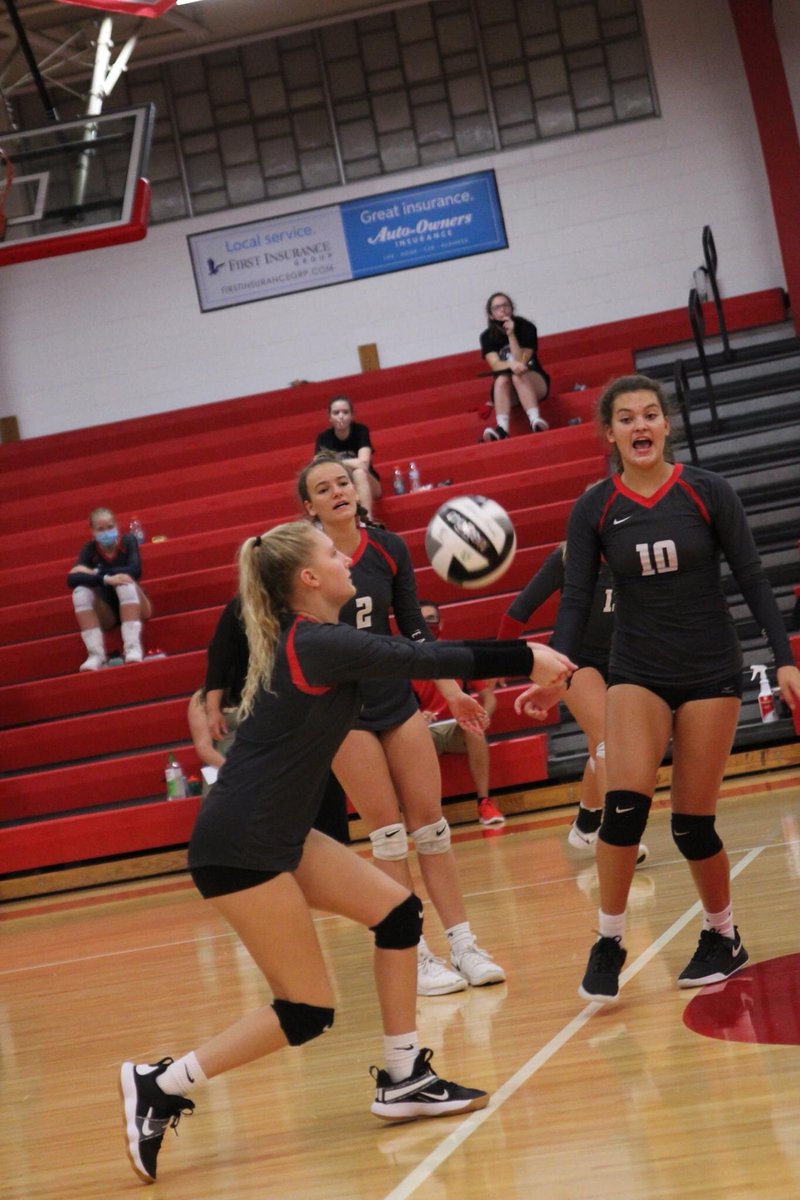 BGBobcatVolley1's tweet photo. Today’s senior is #11 (pictured in #5 due to uniform situation), Kylie Beagle! Kylie is a DS who is playing her 1st year on varsity.

“Kylie is super sweet and kind. She’s so supportive of me and such a hard worker.” https://t.co/FJxioxgvjG