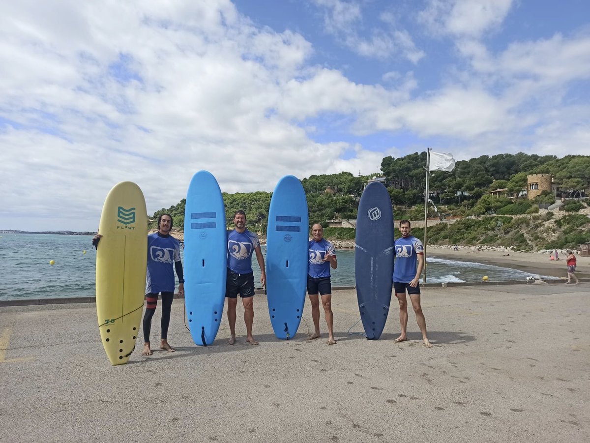 OscarMLuque's tweet photo. Surf 🏄♀️ #surf #beach #reus #sport #oscarmluque #gimnasdo #surfista #surfando #playa https://t.co/ybAJh8NE31