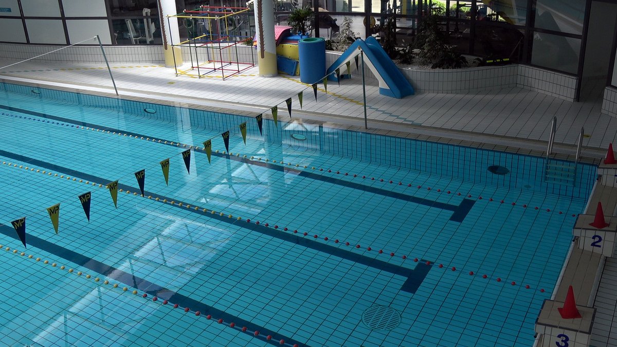 cessonsevigne's tweet photo. 📸#inauguration #travaux Ce matin, le Maire @JP_Savignac a coupé le ruban inaugural de la #piscine de @cessonsevigne, en présence de @FrancoiseGatel, Sénatrice d'Ille-et-Vilaine et de @DavidClaudine, Vice-présidente du Conseil départemental 35 #cessonsevigne #rennes https://t.co/b5KzM5A7lt