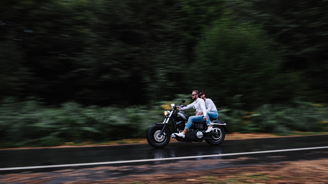_CeD_'s tweet photo. L'amour c'est aller ensemble dans la même direction il paraît... Mais sur une Harley c'est mieux !
#fujixt2 #photographemariagenord #fujifilmfrance #HarleyDavidson #biker #BikerGirl #wedding #fujifilm_xseries #fujixlovers #fujinon https://t.co/4ox1eJmUBg