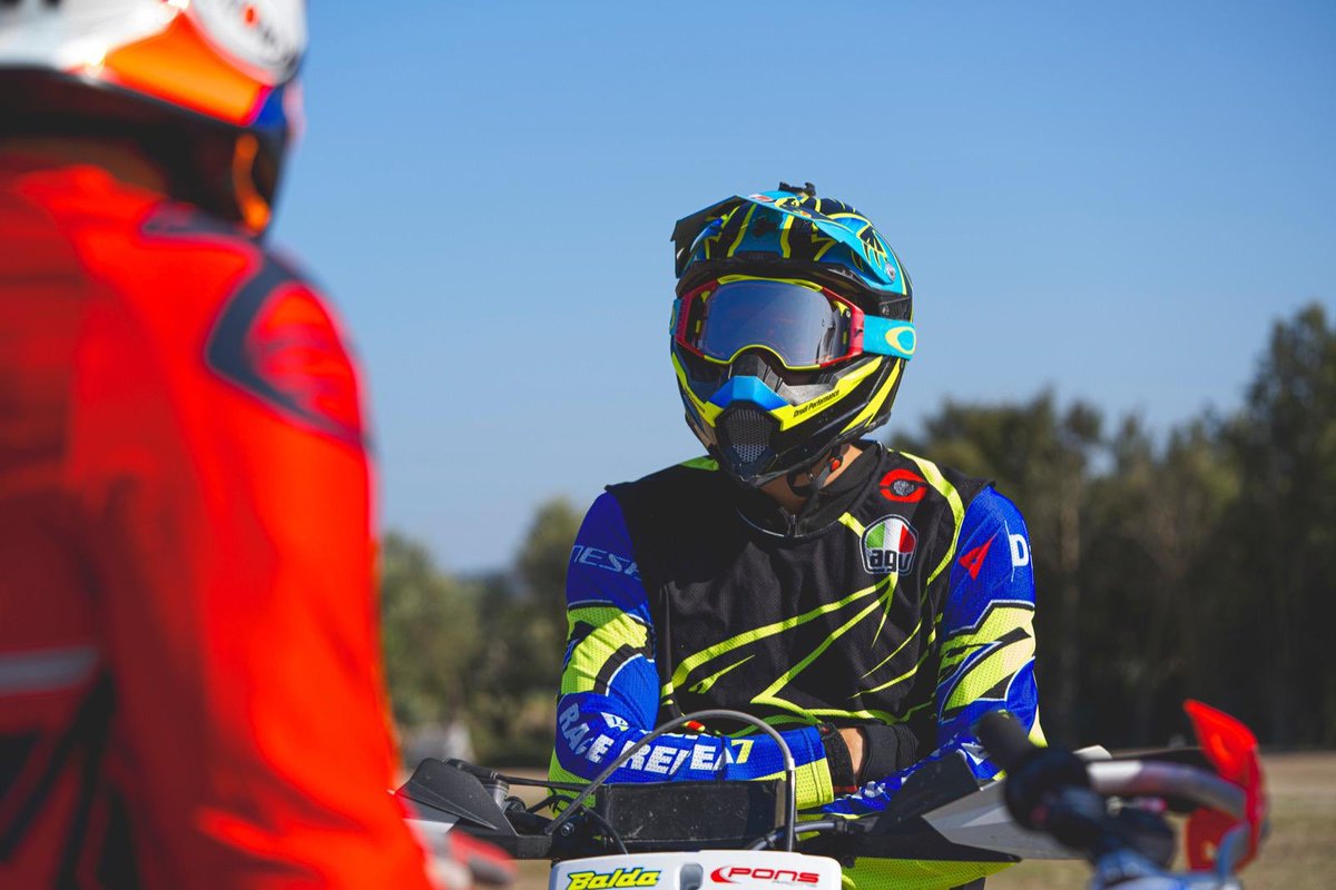 7balda's tweet photo. Flat track training! Now it’s time to focus on the #SanMarinoGP ✊👍
#AGV #Dainese #PonsRacing #Kintel #Moobyemobility #Moma #Hawkers #StihlEspaña #HPEspaña #Los40 #Flexbox #RealeSeguros #Moto2 #vanessapaddock #Kalex #Sidi #PolettiSuspension #EffettiRacing
📷 @calloalbanese https://t.co/HVeLWUE69U