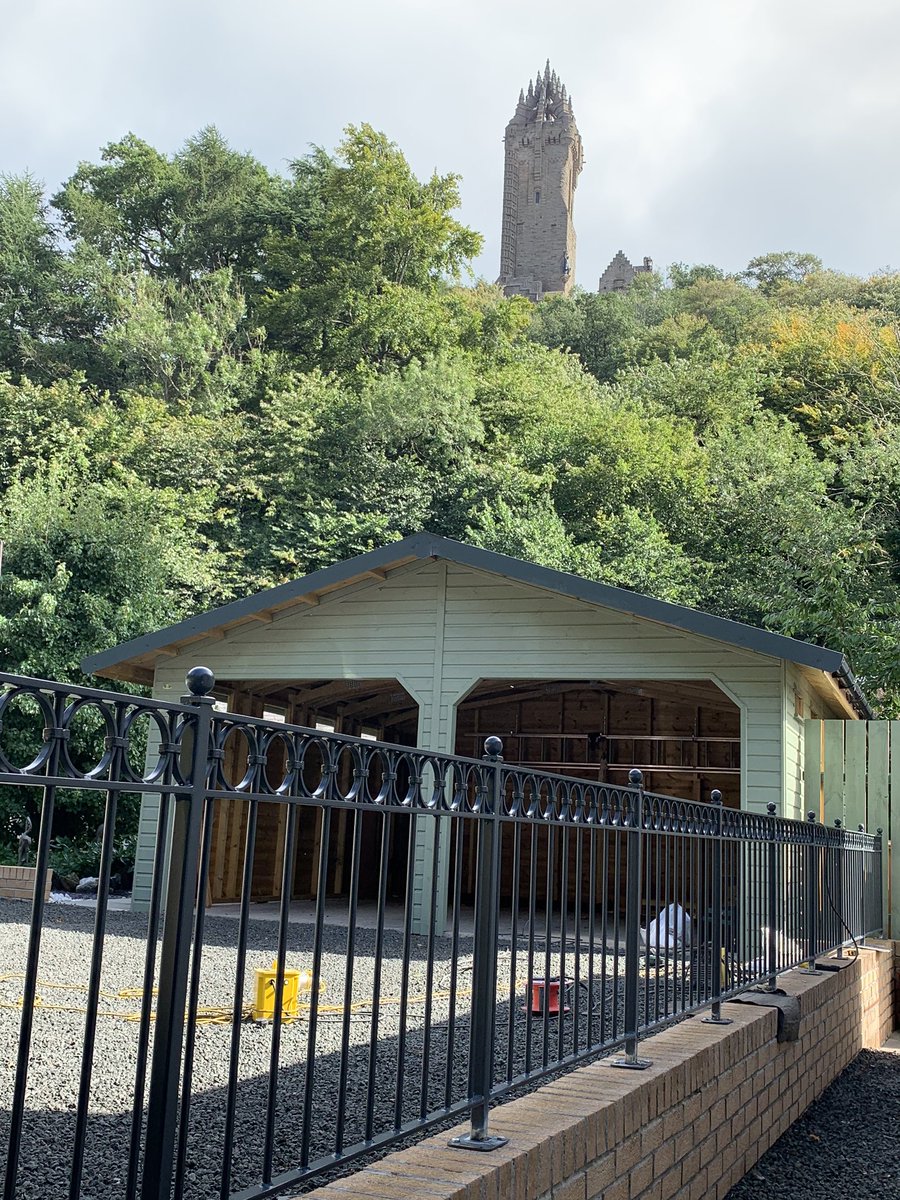 ablfab's tweet photo. Railings fitted just below Wallace’s monument today 👍 https://t.co/Ph6Wh6b0lB