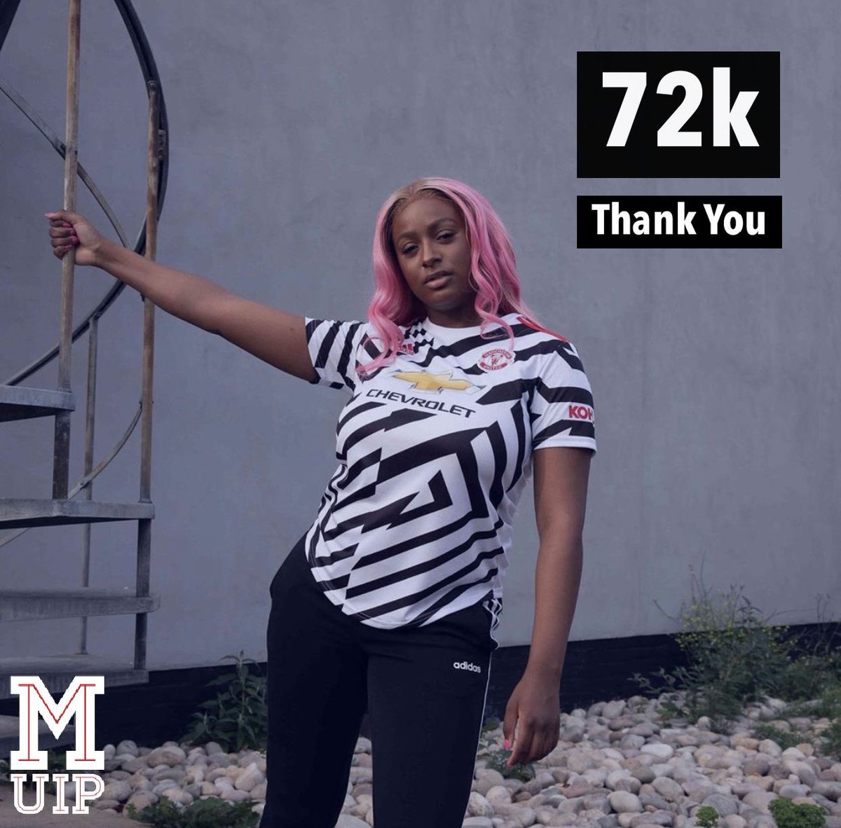 Wow! 😯 

We don hit 72,000 followers. Thanks guys. ❤️ 

We wan appreciate DJ Cuppy <a href="/cuppymusic/">Cuppy</a>, she never tey for Man Utd but she don dey move mountain at our great club. 💪🏾 🔴

Cuppy Power na Super Power! 🚀 

#CuppyMUFC #OriginalCopy
