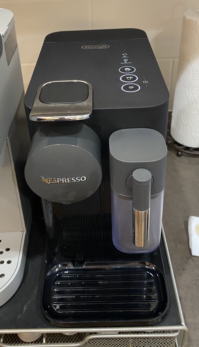 A couple of years ago the #SOFLORULES team gifted me this amazing @NespressoUSA DeLonghi machine that gets me energized every morning. What’s a gift you’ve received that keeps on giving? #MidwestThing