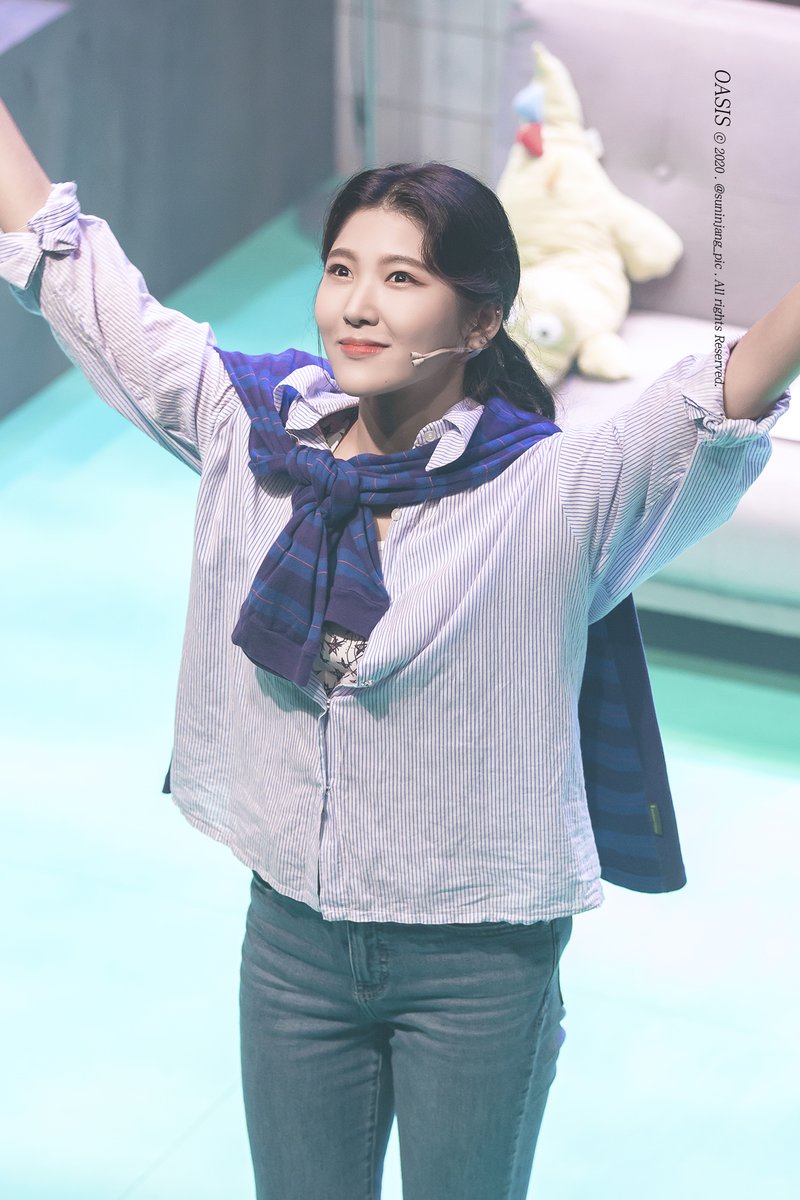 suninjang_pic's tweet photo. 200909 뮤지컬 #무인도탈출기 마티네 커튼콜
수아 役 #손지애 https://t.co/3WRfVM9nBp