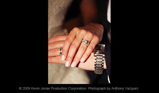 By the power bestowed in me I now pronounce u husband and wife.