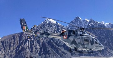 What a glorious day for #MadeInIndia.
HAL's indigenously developed #LightUtilityHelicopter completed hot & high altitude trails in #Himalayas. It took off from Leh & demonstrated its hot & high hover performance at #DaulatBegOldi & payload capability in #SiachenGlacier altitude.